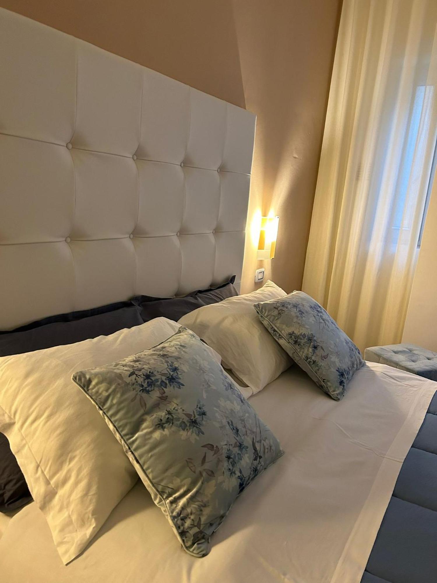 Tiziana'S House Bed and Breakfast Salerno Eksteriør billede