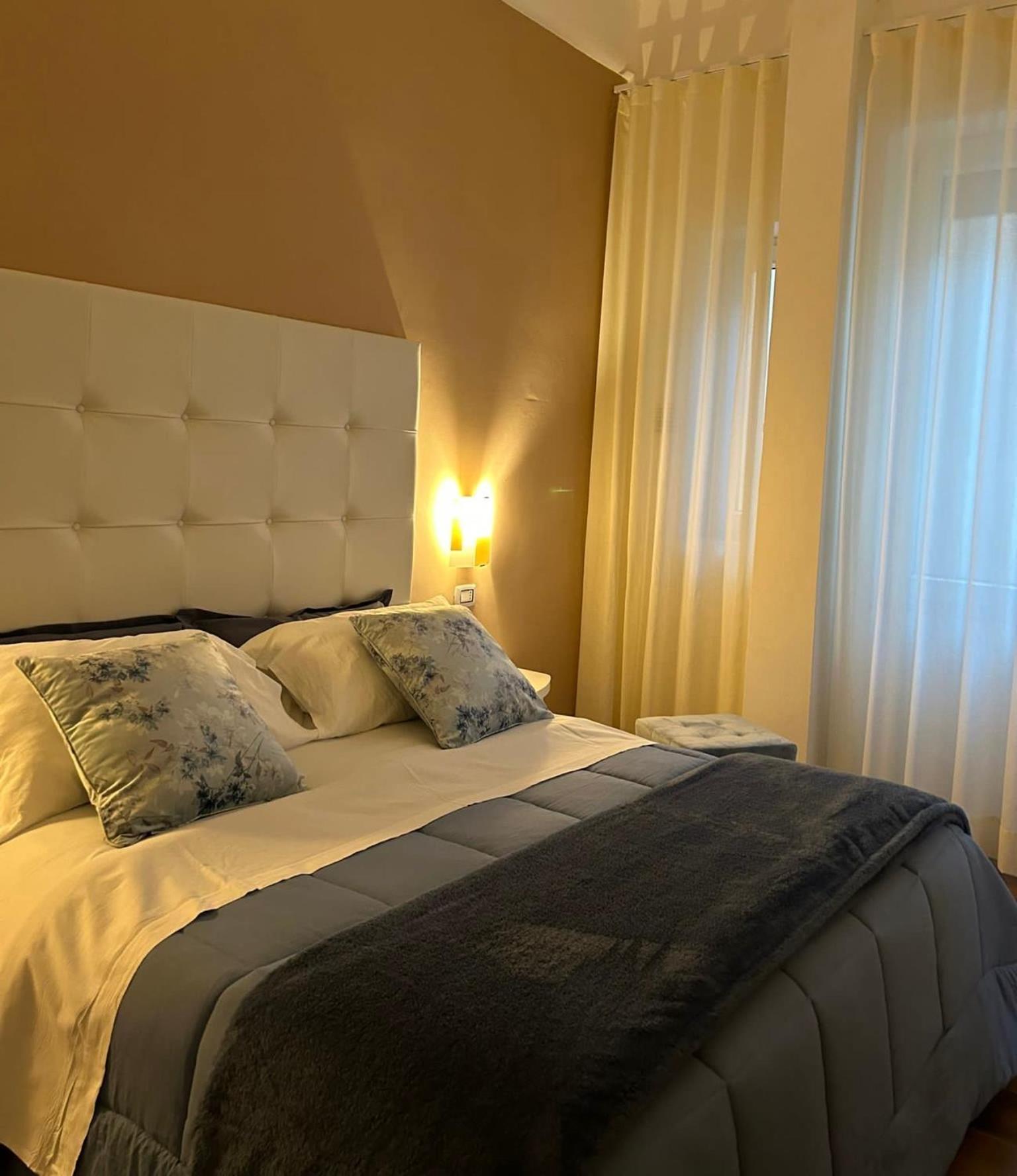 Tiziana'S House Bed and Breakfast Salerno Eksteriør billede